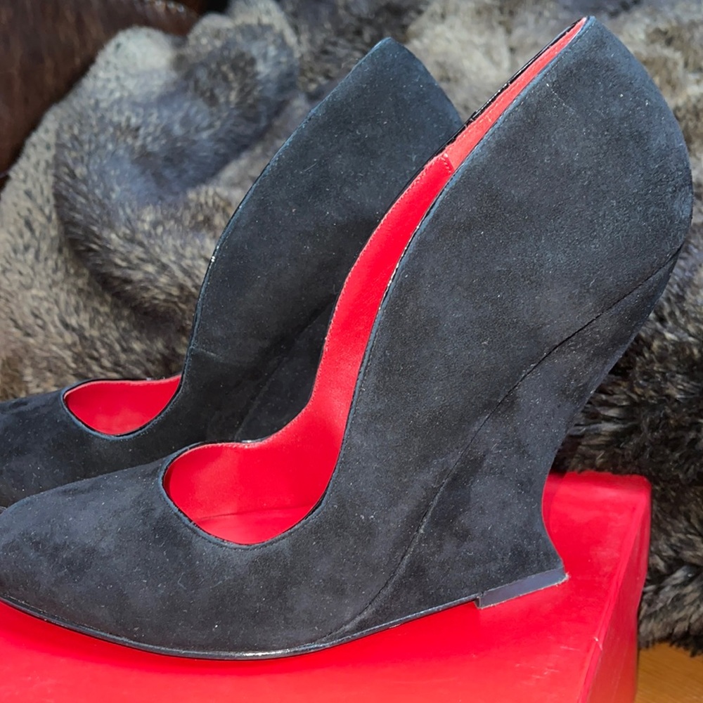 Charles Jourdan Paris black dramatic suede wedge heel